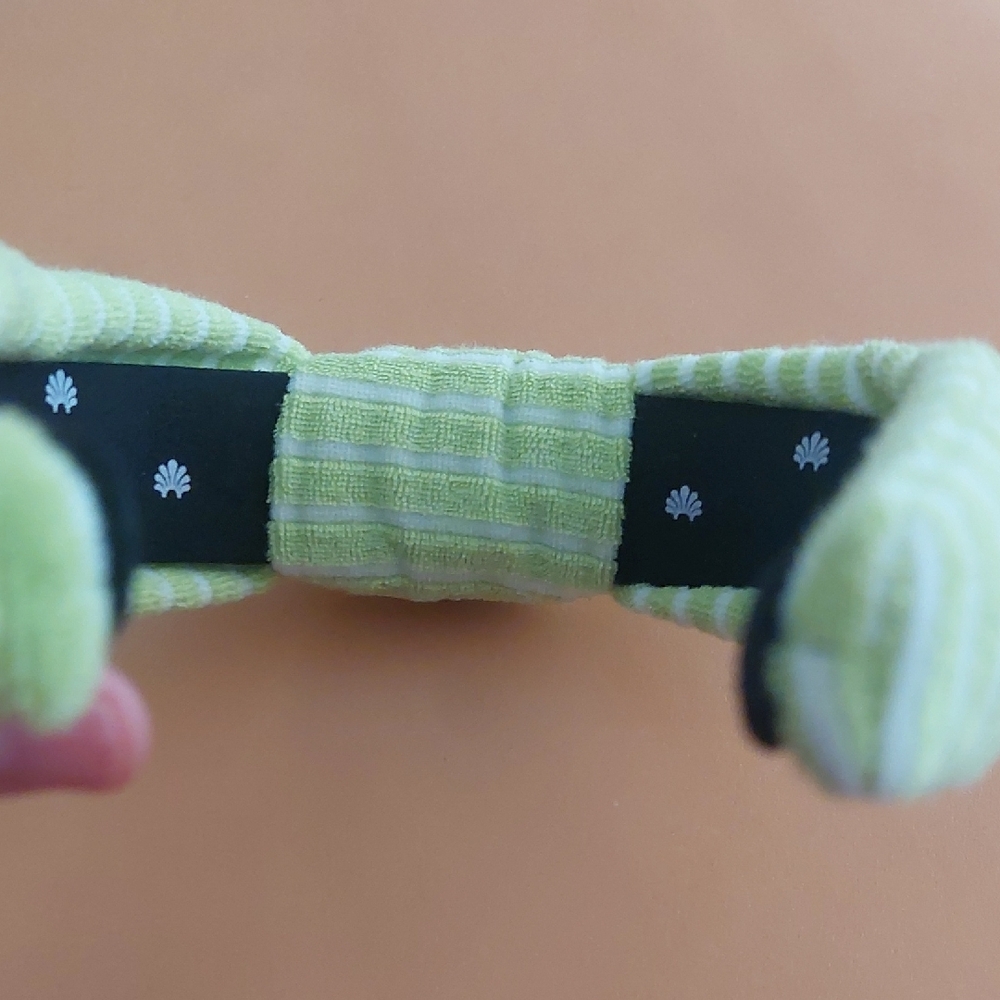 Lele Sadoughi X Solid & Striped Green Terry Headband And Dust Cover - Picture 3 of 5